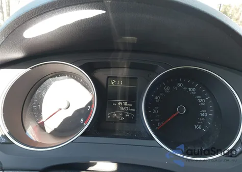 2015 Volkswagen Jetta 1.8T Se z USA, uszkodzony, nr VIN 3VWD07AJ7FM245169